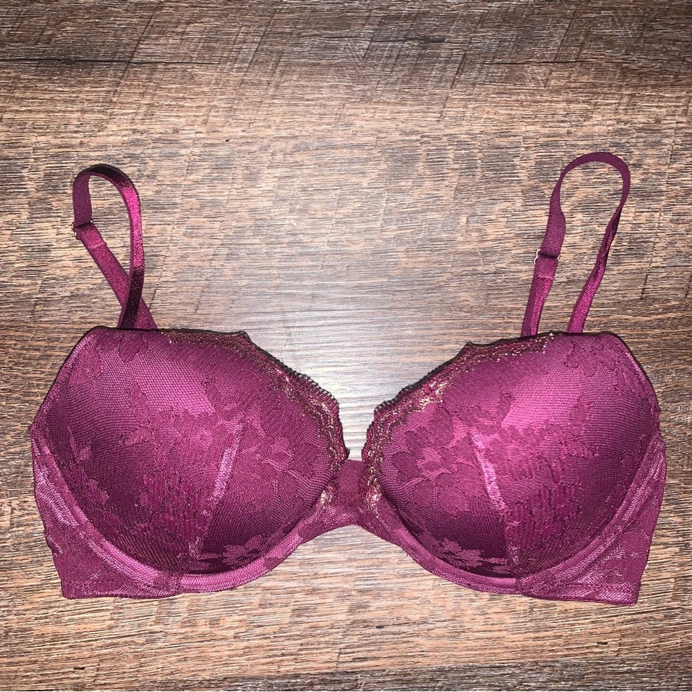 Victoria’s Secret Dream Angels 32D Lace Burgundy/Gold Bra